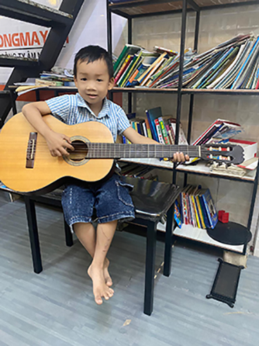 Dạy đàn guitar tại đâu ?