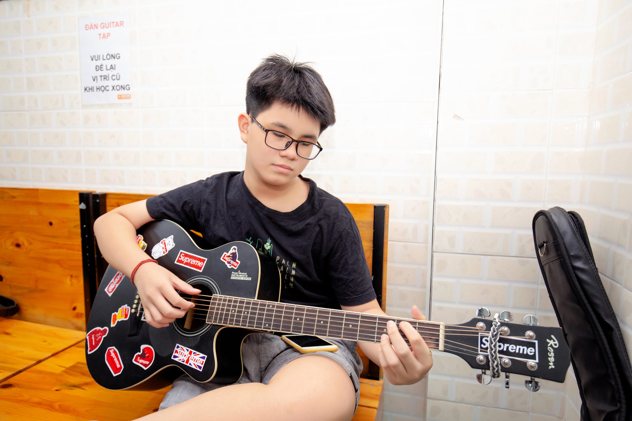 bán đàn guitar cho trẻ em