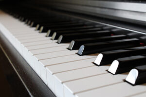 LÀM QUEN VỚI BÀN PHÍM ĐÀN PIANO: CÁCH GHI NHỚ NỐT ĐƠN GIẢN