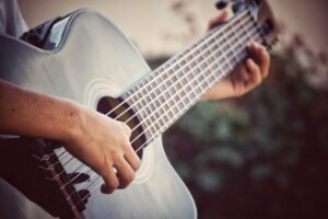 HỌC GUITAR CƠ BẢN: CÁCH LUYỆN NGÓN, LUYỆN HỢP ÂM CHO NGƯỜI MỚI BẮT ĐẦU